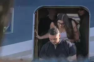 Fl�vio Bolsonaro lleg� a Miami en un avi�n privado que despeg� desde Argentina