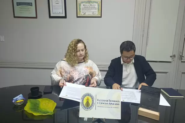Zijin Liex firm� un convenio de pr�cticas profesionales con la Facultad de Tecnolog�a de la UNCA