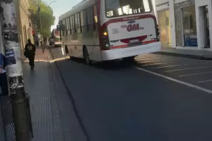Sin adhesi�n al paro: los colectivos de GM y La Rub� circulan con normalidad