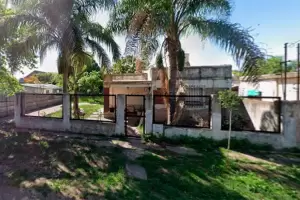 Investigan la muerte de una pareja y sus tres hijos en Merlo
