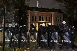 El presidente de Polonia volvi� de urgencia a Varsovia por una crisis en el Tribunal Constitucional